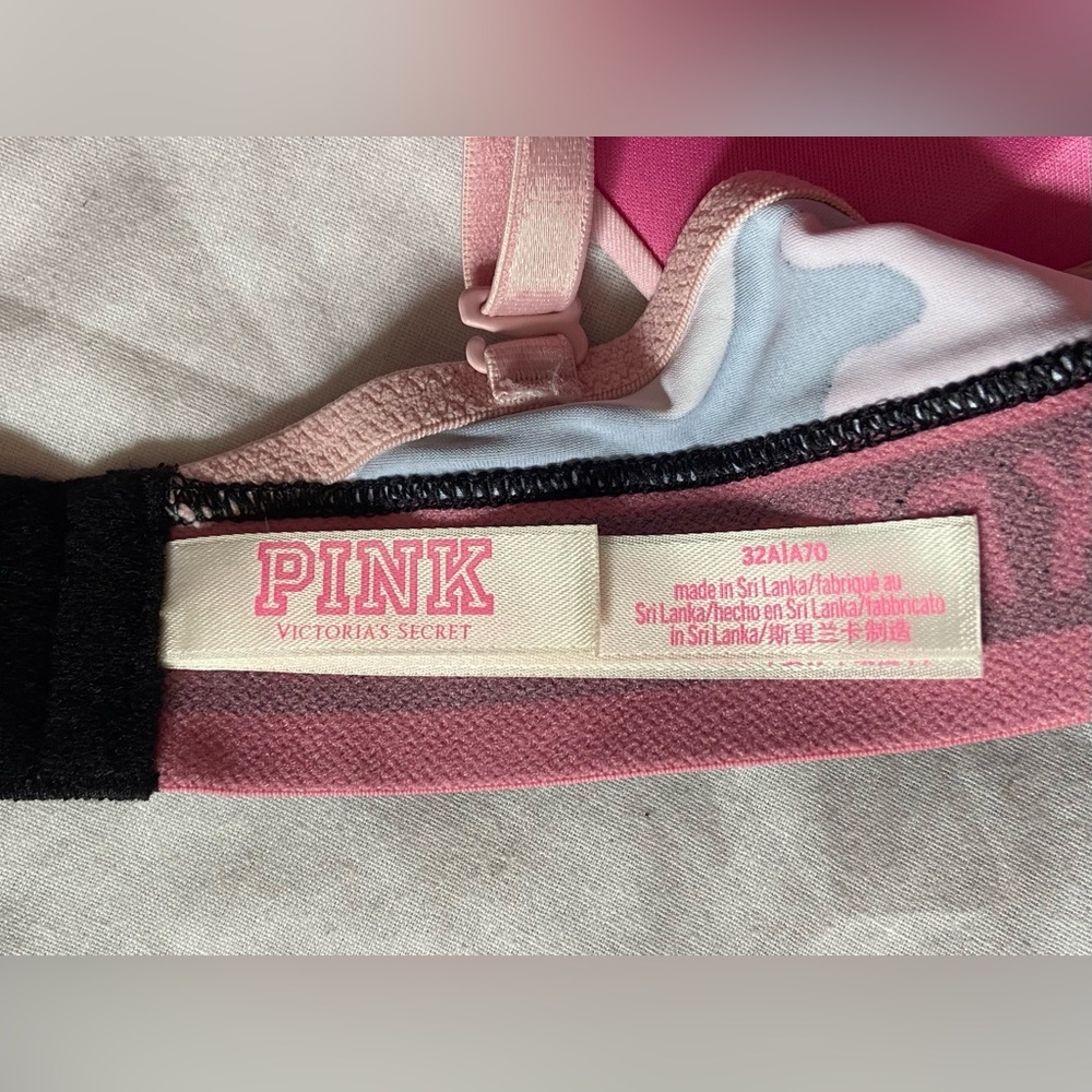 Pink Victoria's Secret Camo Wear Everywhere Wireless Lightly Lined Bra Size 32A - Picture 2 of 4